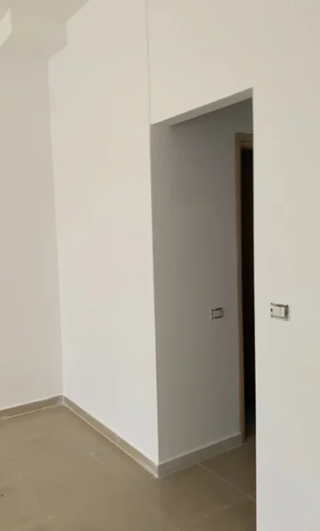 Tirane, jepet me qera zyre Kati 0, 45 m² 360 € (Don Bosko)