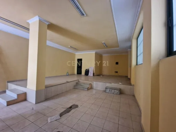 Tirane, shitet ambjent biznesi Kati 0, 85 m² 85.000 € (kodra e DIellit)