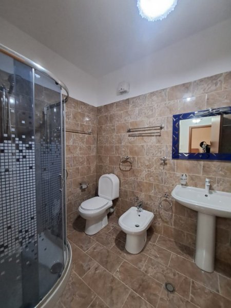 Tirane, jepet me qera apartament 1+1+Ballkon Kati 5, 80 m² 400 € (RESTORANT FRESKU)