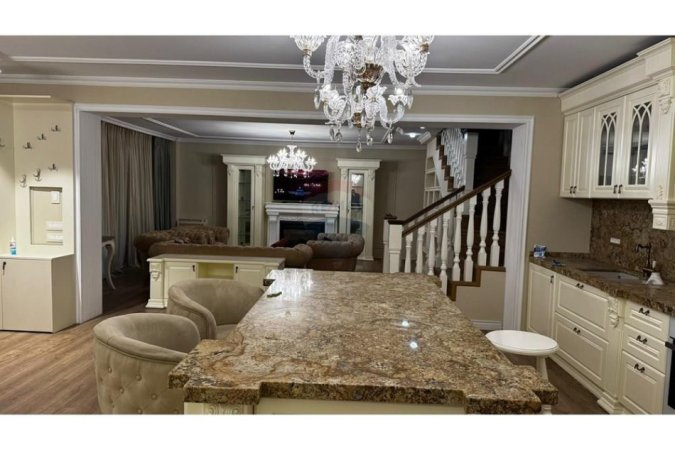 Tirane, jepet me qera apartament duplex Dublex , 1.500 €