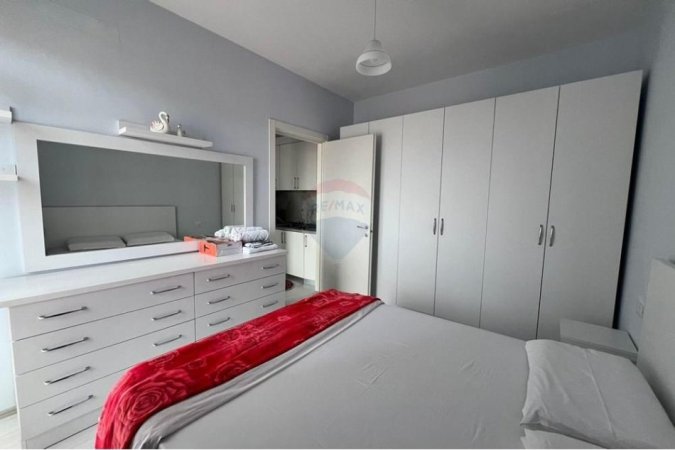 Tirane, jepet me qera apartament 1+1+Ballkon Kati 6, 75 m² 650 € (Laprakë)