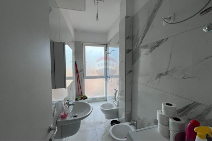 Tirane, jepet me qera apartament 1+1+Ballkon Kati 6, 75 m² 650 € (Laprakë)