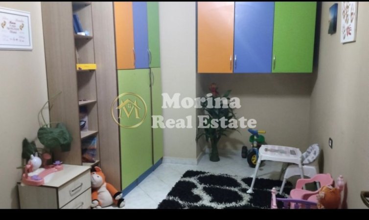 Tirane, jepet me qera apartament 3+1 Kati 7, 99 m² 500 € (Laprake)
