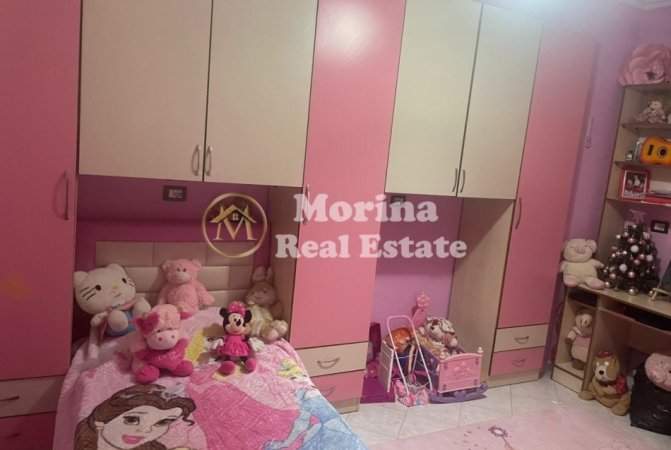 Tirane, jepet me qera apartament 3+1 Kati 7, 99 m² 500 € (Laprake)