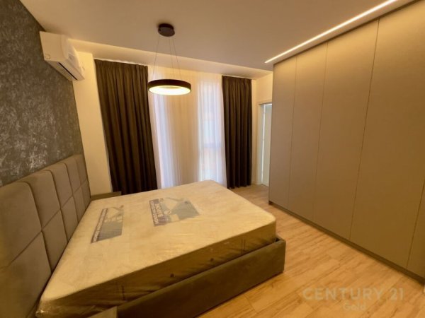 Tirane, jepet me qera apartament 2+1 Kati 3, 90 m² 900 € (bulevardi i ri)