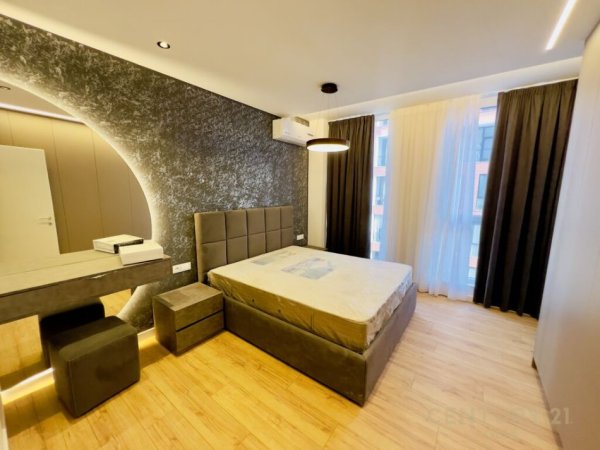 Tirane, jepet me qera apartament 2+1 Kati 3, 90 m² 900 € (bulevardi i ri)