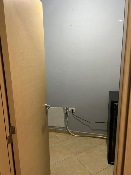 Tirane, jepet me qera zyre Kati 1, 130 m² 1.200 € (Concord Center)