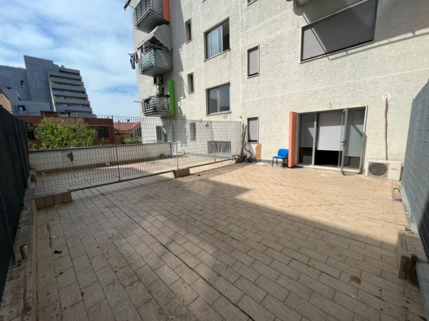 Tirane, jepet me qera zyre Kati 1, 130 m² 1.200 € (Concord Center)