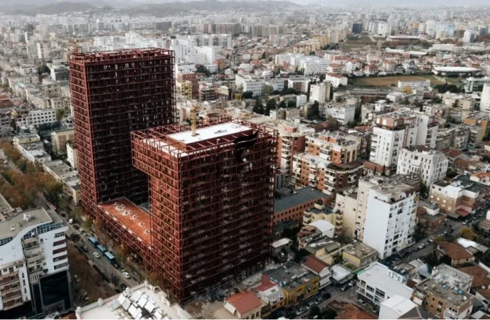Tirane, jepet me qera zyre Kati 7, 79 m² 700 € (RRUGA E KAVAJES)