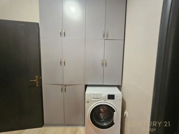 Tirane, jepet me qera apartament 2+1 Kati 4, 90 m² 700 € (kodra e diellit)