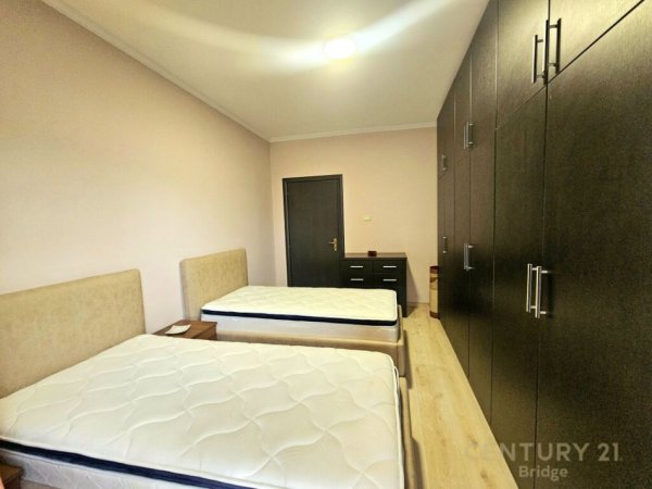 Tirane, jepet me qera apartament 2+1 Kati 4, 90 m² 700 € (kodra e diellit)