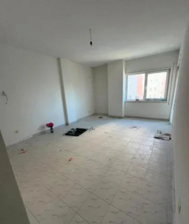 Durres, shitet apartament 1+1+Ballkon Kati 3, 70 m² 65.000 € (Shkembi i Kavajes)