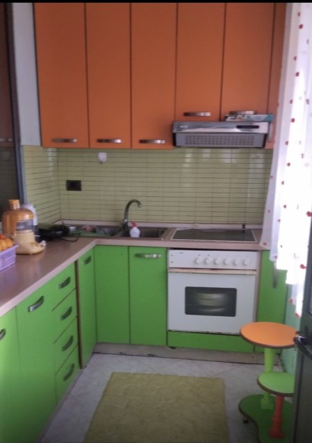 Tirane, jepet me qera apartament 3+1 Kati 7, 85 m² (Gjergj Legisi)