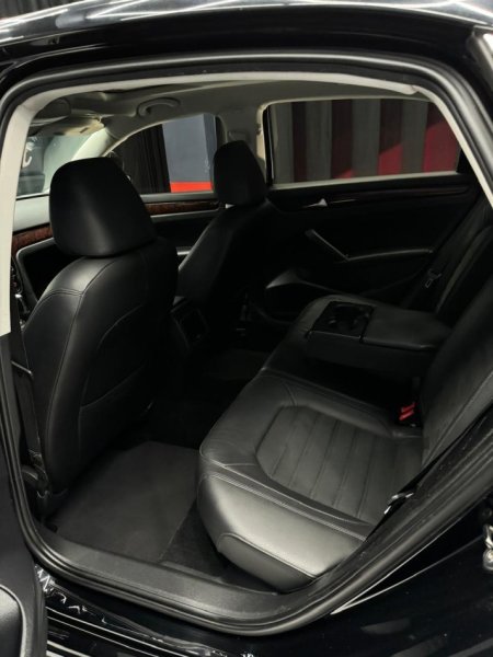 Tirane, shitet makine Volswagen passat