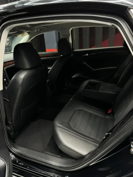 Tirane, shitet makine Volswagen passat