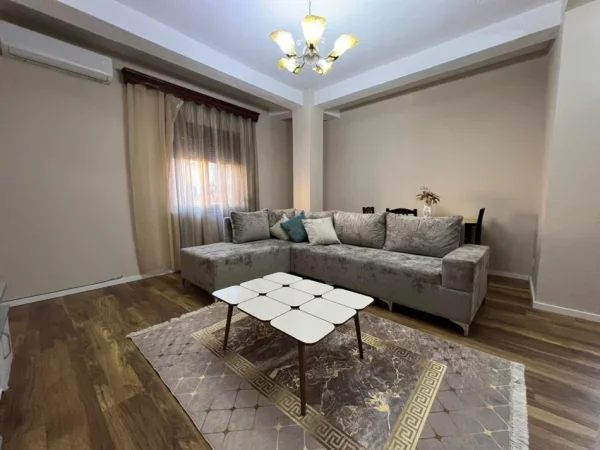 Tirane, jepet me qera apartament 2+1 Kati 3, 103 m² 800 € (myslym shyri)