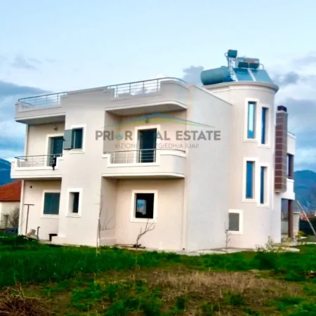 Lezhe Shengjin, shitet Vile 2 Katshe , 1.250 m² 425.000 € (Ishull Lezhe)