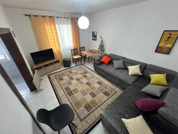 Tirane, jepet me qera apartament 2+1 , 76 m² 50.000 € (Ish Parku i Autobusave)