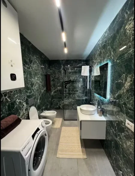 Tirane, jepet me qera apartament duplex Dublex Kati 1, 105 m² 1.500 € (QENDER)