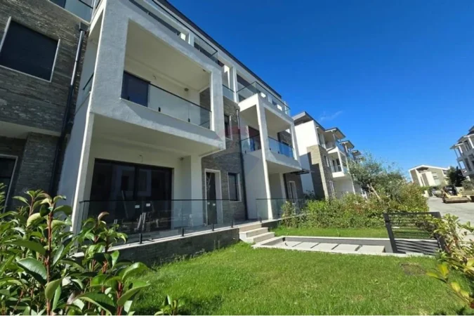 Tirane, shitet apartament 3+1+Ballkon Kati 2, 430.000 € 