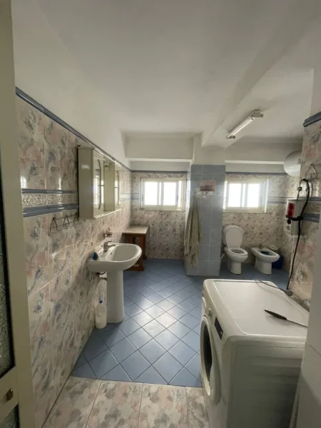 Durres, shitet apartament 3+1+Ballkon Kati 7, 154 m² 120.000 € (Durres)