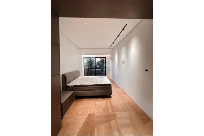 Tirane, shitet 2+1+Ballkon Kati 10, 211 m² 1.290.000 € 