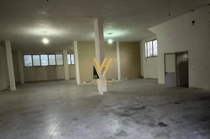 Tirane, shitet magazine Kati 0, 376 m² 380.000 € (KASHAR)