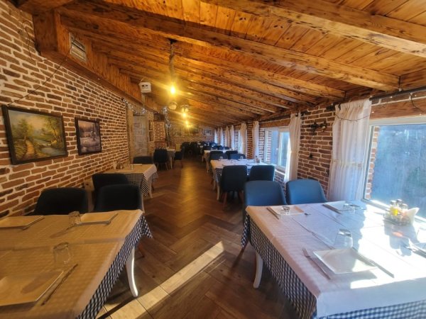 Korce, shitet hotel Kati 4, 3.000 m² 1.400.000 € (Dardhe)