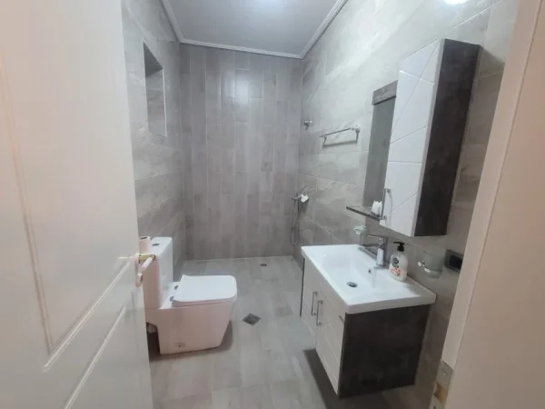 Korce, shitet hotel Kati 4, 3.000 m² 1.400.000 € (Dardhe)