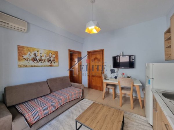 Tirane, jepet me qera apartament 1+1+Ballkon Kati 2, 60 m² 400 € (Rruga 5 Maji)