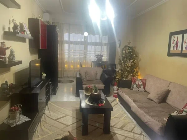 Tirane, jepet me qera apartament 3+1+Aneks Kati 7, 86 m² 500 € (laprake)