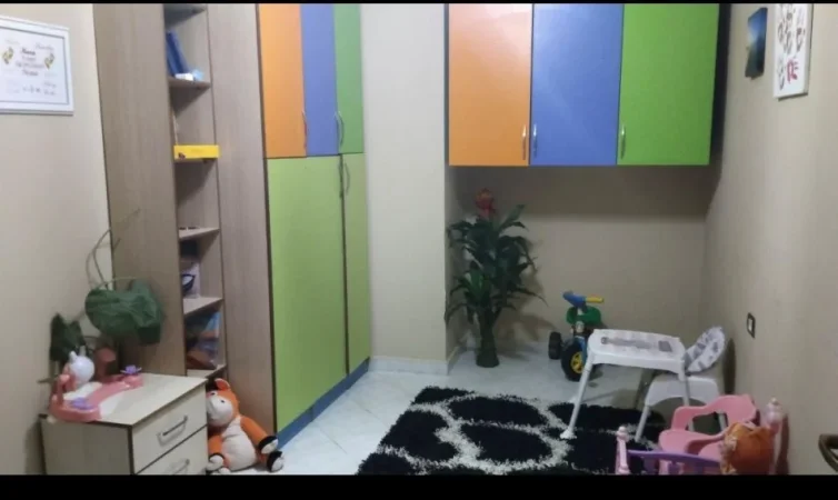 Tirane, jepet me qera apartament 3+1+Aneks Kati 7, 86 m² 500 € (laprake)