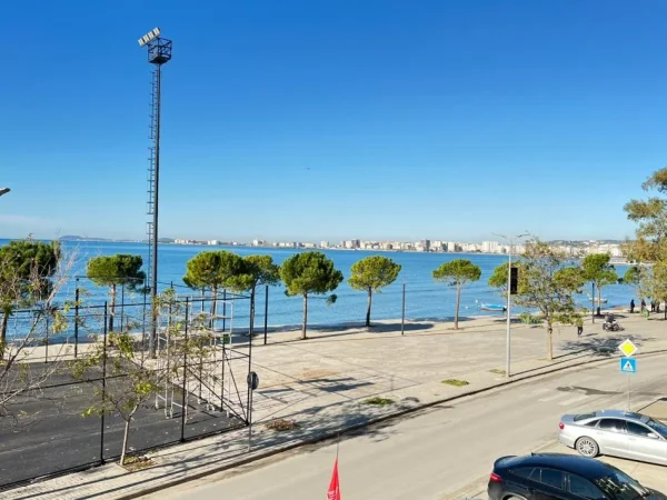 Vlore, shitet apartament 1+1+Ballkon Kati 2, 57 m² (Lungomare)