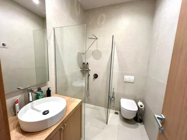 Vlore, shitet apartament 1+1+Ballkon Kati 2, 57 m² (Lungomare)