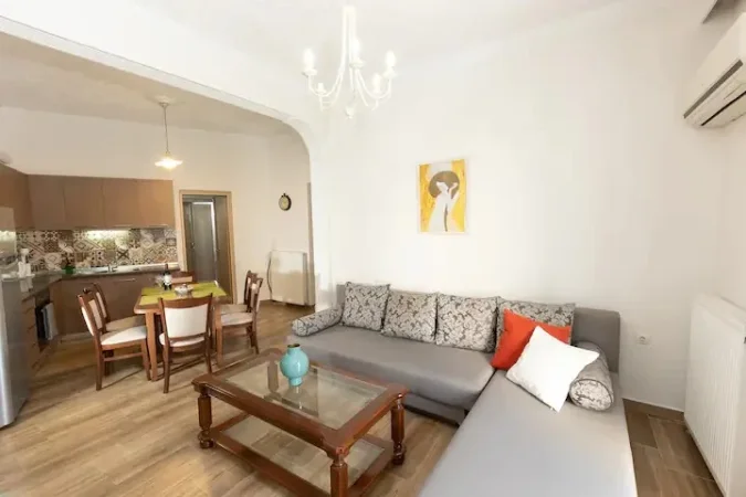 Tirane, jepet me qera apartament 1+1+Ballkon Kati 7, 77 m² 400 € (astir)