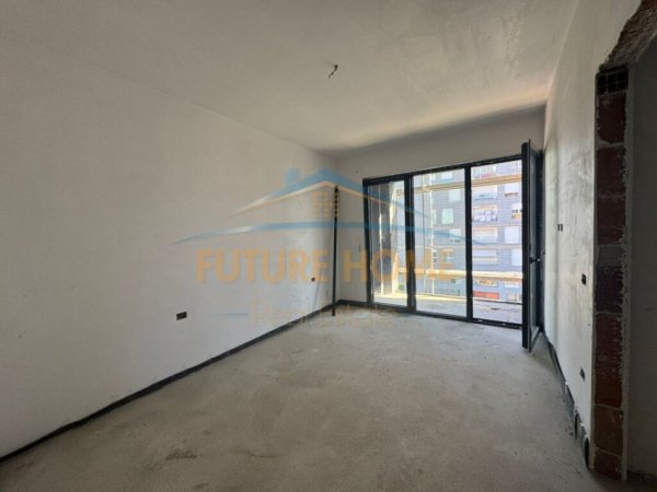 Tirane, shitet apartament 1+1+Ballkon Kati 3, 65 m² 122.000 € (Don Bosko)