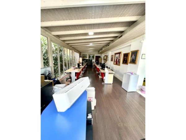 Tirane, shitet ambjent biznesi Kati 0, 217 m² 577.777 € (Ambasada Amerikane)
