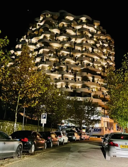 Tirane, shitet apartament 3+1+Aneks+Ballkon Kati 10, 240 m² (Lion Residence)