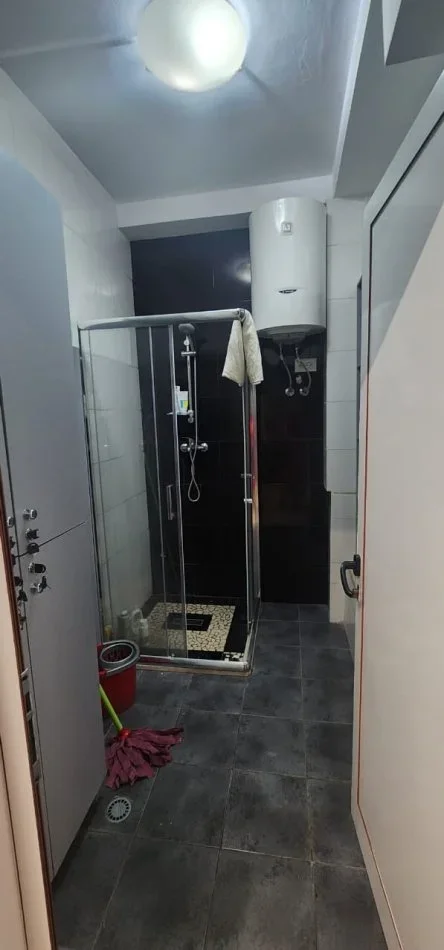 Tirane, Palester per Qira, kati 1, 1.800 € (Bllok)