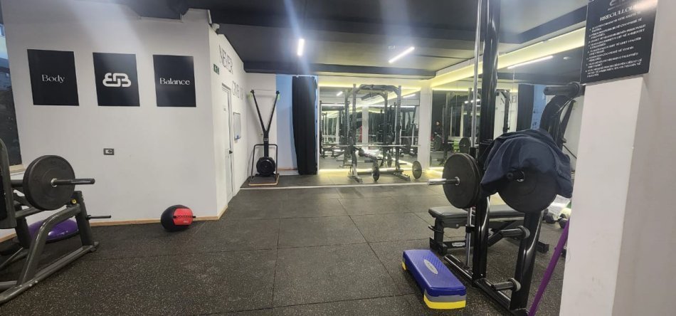 Tirane, Palester per Qira, kati 1, 1.800 € (Bllok)