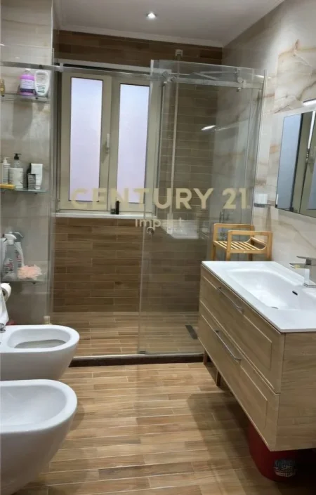 Shqiperi, shitet apartament 2+1 Kati 3, 130 m² 310.000 € (Don Bosko)