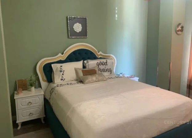 Tirane, shitet Vile 4+1+Ballkon Kati 2, 202 m² 370.000 € (5 Maji)