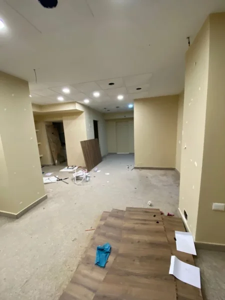 Tirane, jepet me qera ambjent biznesi Kati 1, 100 m² 2.000 € (myslym shyri , tajvani , blloku)