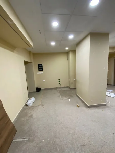 Tirane, jepet me qera ambjent biznesi Kati 1, 100 m² 2.000 € (myslym shyri , tajvani , blloku)