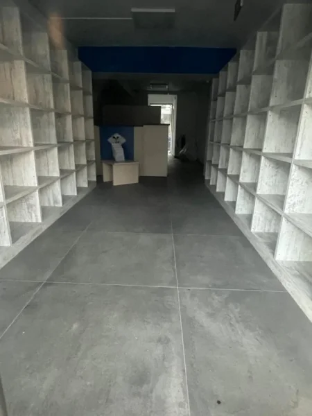 Tirane, jepet me qera ambjent biznesi Kati 0, 73 m² 2.500 € (Bulevardi Gjergj Fishta)