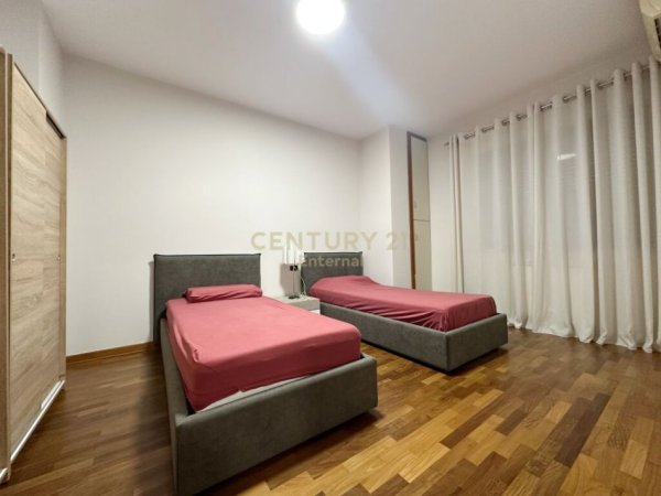 Tirane, jap me qera apartament 3+1+3+POST PARKIMI  , 170 m² 1.500 € (Liqeni i Tiranës)
