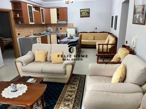 Tirane, jepet me qera apartament 2+1+Ballkon Kati 1, 80 m² 750 € (QENDER)