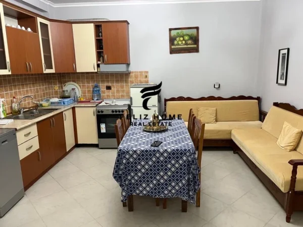Tirane, jepet me qera apartament 2+1+Ballkon Kati 1, 80 m² 750 € (QENDER)