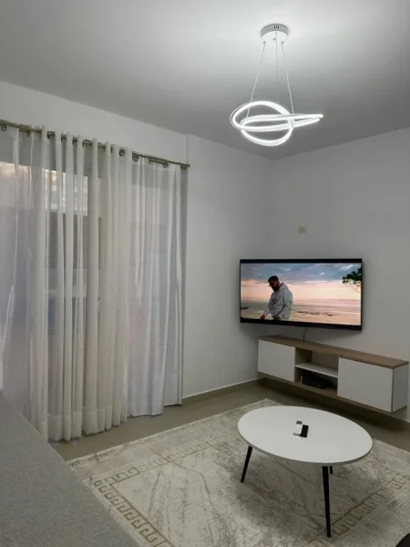 Tirane, jepet me qera apartament 2+1 Kati 3, 70 m² 450 € (astir)