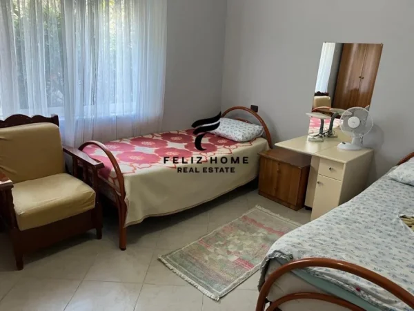 Tirane, jepet me qera apartament 2+1+Ballkon Kati 1, 80 m² 750 € (QENDER)